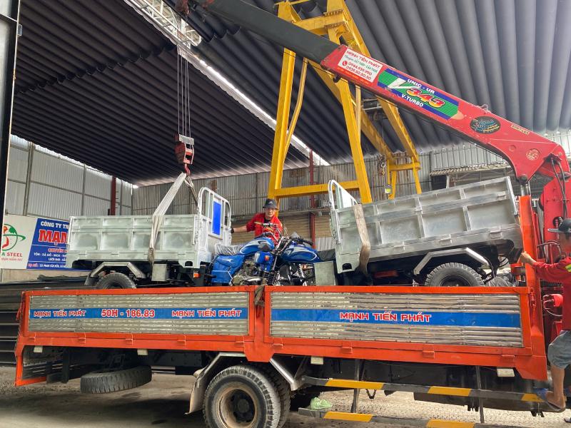 Xưởng xe lôi Tiến Phát cung cấp xe ba bánh và động cơ Yinxiang chính hãng, giá tốt