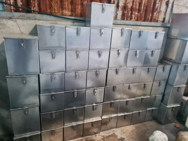 Xưởng xe lôi Tiến Phát cung cấp thùng đựng phụ tùng đa dạng kích thước, chất liệu bền bỉ