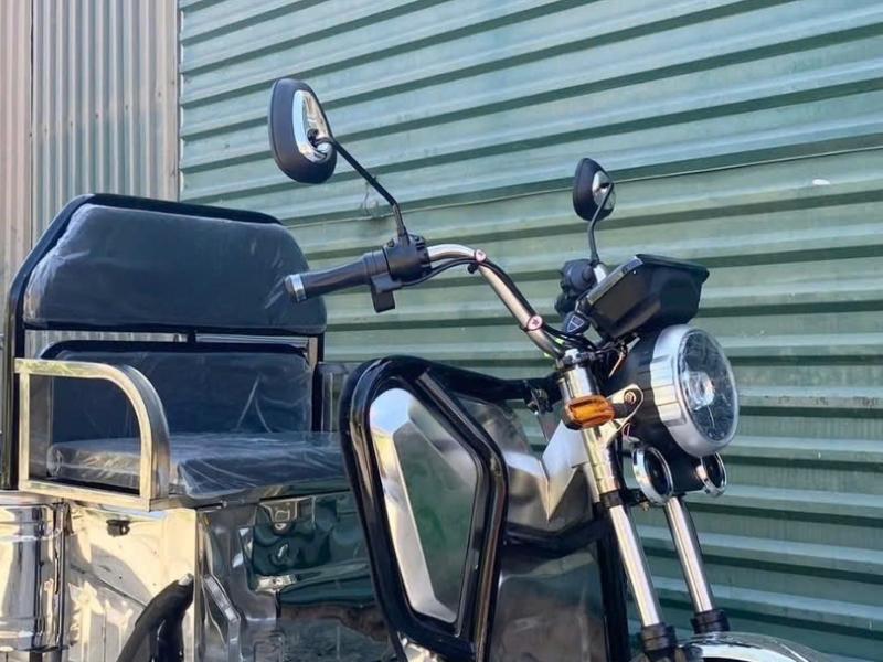 Tay ga là bộ phận điều khiển tốc độ xe