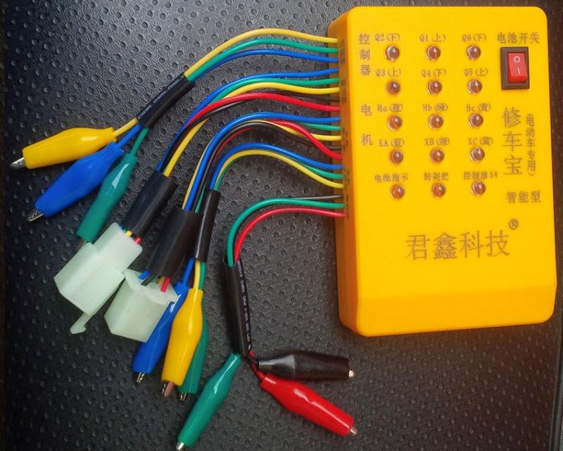 Dùng máy chuyên dụng để kiểm tra lỗi IC xe ba gác điện