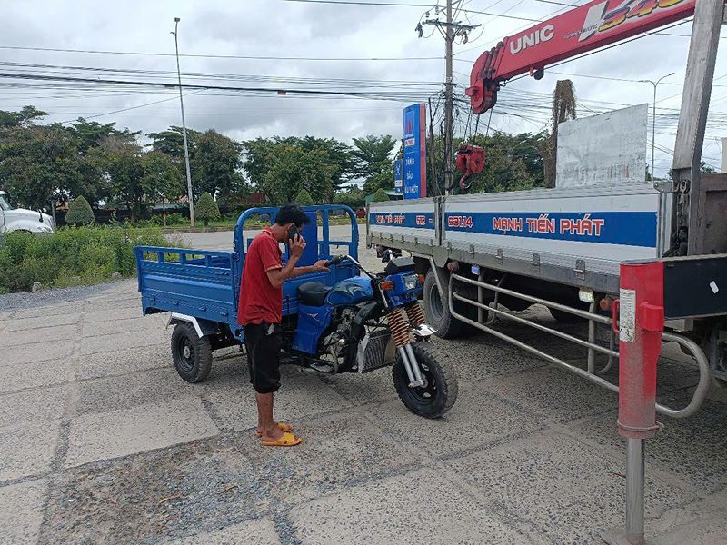 Xưởng xe lôi Tiến Phát đến tận nhà khách hàng để thu mua xe ba bánh cũ