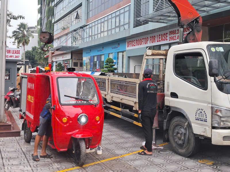 Xưởng xe lôi Tiến Phát giao xe ba bánh cứu hòa cho toàn nhà ở Thủ Dầu Một Bình Dương