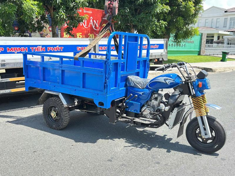 Xe lôi ba bánh Yinxiang 150cc công suất vừa phải cho các nhu cầu chở hàng thông thường
