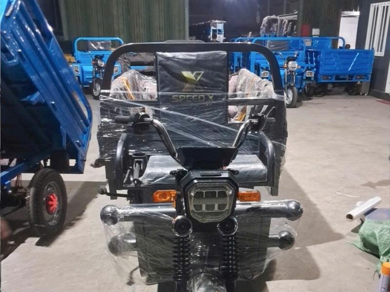 Xưởng xe lôi Tiến Phát bán xe lôi ba bánh điện tại Hậu Giang hỗ trợ chọn xe phù hợp, có lắp ráp phụ kiện theo yêu cầu